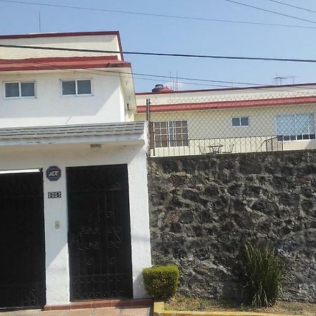 Casa Privada Para Descanso, Se Renta Para 8 Personas Completa Y Tambien Por Habitacion Con Bano Privado Para 2 O 4 Personas Compartiendo Areas Comunes Cuernavaca Exteriör bild