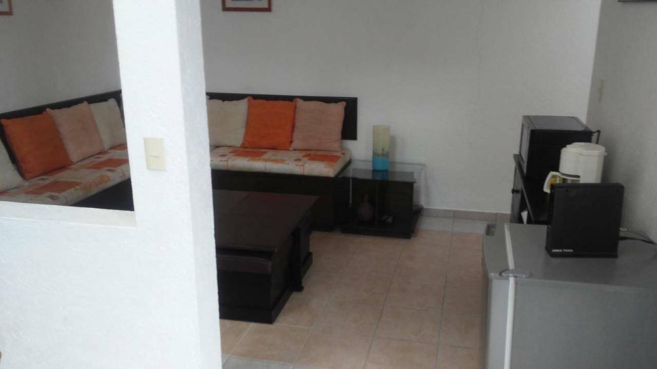Casa Privada Para Descanso, Se Renta Para 8 Personas Completa Y Tambien Por Habitacion Con Bano Privado Para 2 O 4 Personas Compartiendo Areas Comunes Cuernavaca Exteriör bild